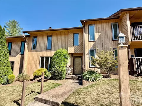 103 Pebble Creek Dr, Asheville, NC 28803