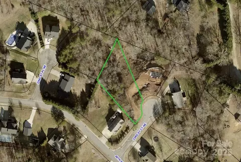 4853 33rd Street Ne Ct NE, Hickory, NC 28601