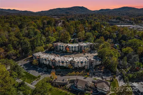 430 Bowling Park Rd, Asheville, NC 28803