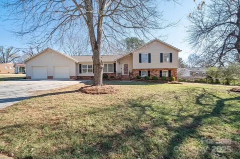 809 Tait St, Lincolnton, NC 28092