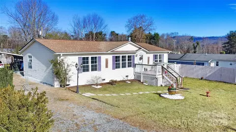 110 Pinellas St, Hendersonville, NC 28791