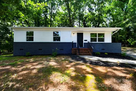 1513 Greenview Pl, Charlotte, NC 28208