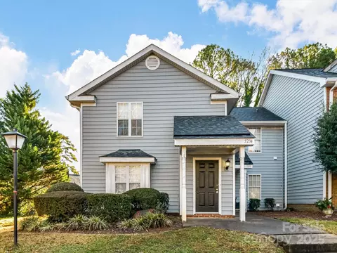 5234 Amity Springs Dr, Charlotte, NC 28212