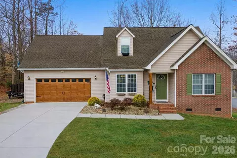 122 Valley Glen Dr, Troutman, NC 28166