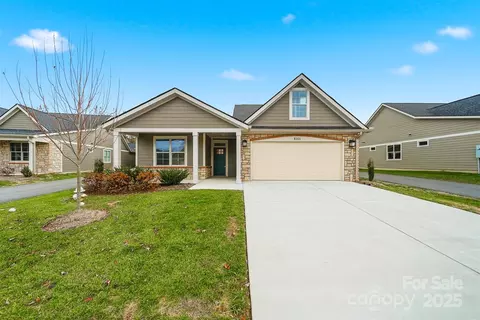 835 Wynnshire Dr # A, Hickory, NC 28601