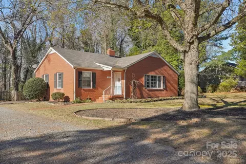 1127 Twin Lakes Rd, Rock Hill, SC 29732