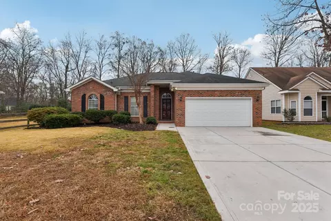 121 Ashford Hollow Ln, Mooresville, NC 28117