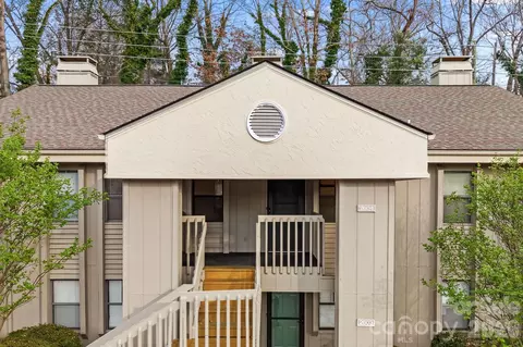2604 Vineyard Blvd, Asheville, NC 28805