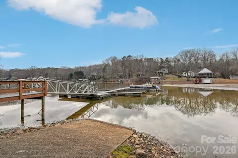 3543 Lake Bluff Dr, Sherrills Ford, NC 28673
