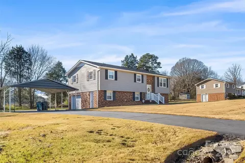 3261 Tolley St, Claremont, NC 28610