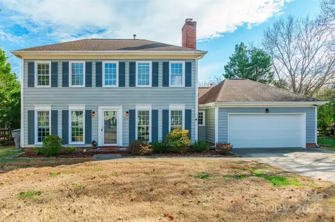 8708 Parkchester Dr, Charlotte, NC 28277