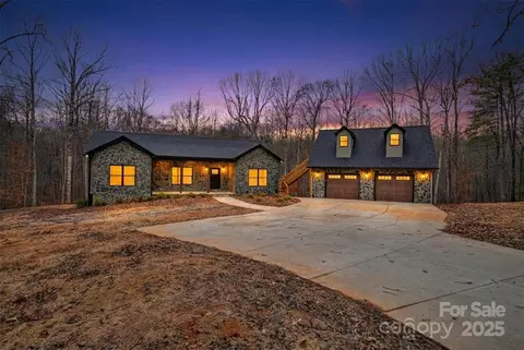 163 Forest Creek Dr, Statesville, NC 28625
