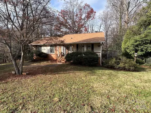 3816 Farrhill Dr, Charlotte, NC 28214