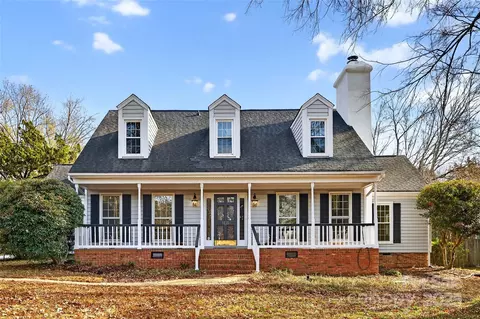 5131 Summer Gate Dr, Charlotte, NC 28226