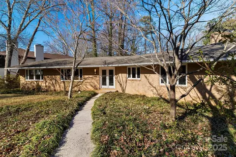 616 Robmont Rd, Charlotte, NC 28270