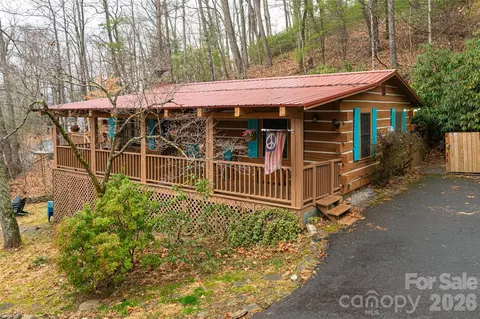 16 Rocky Glen Trl, Black Mountain, NC 28711