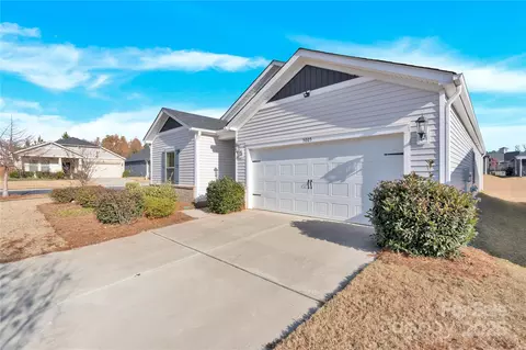 3005 Striped Maple Ct, Charlotte, NC 28215