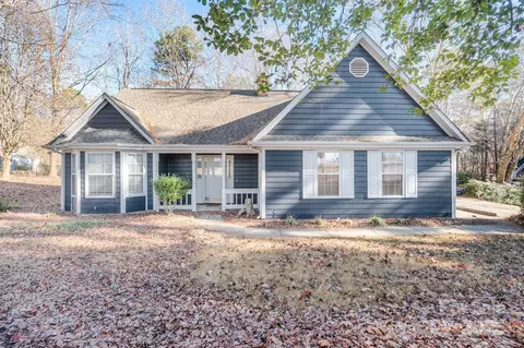 172 Valleybrook Dr, Denver, NC 28037