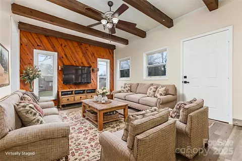 3259 10th Ne Ave NE, Conover, NC 28613