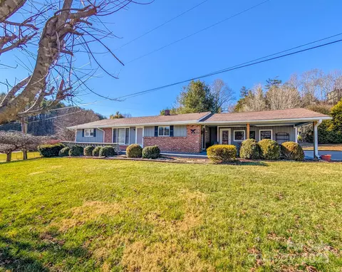 39 Hawthorne Ln, Burnsville, NC 28714