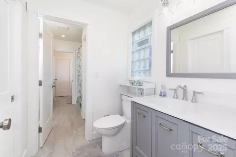 Bath - 2888 Beaverdam Rd, Canton, NC 28716 photo 3 of 6