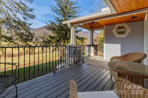 2888 Beaverdam Rd, Canton, NC 28716