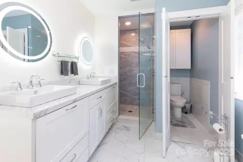 Bath - 2888 Beaverdam Rd, Canton, NC 28716 photo 5 of 6