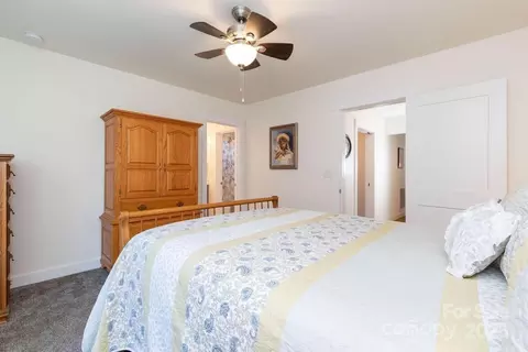 Bedroom - 2888 Beaverdam Rd, Canton, NC 28716 photo 2 of 6