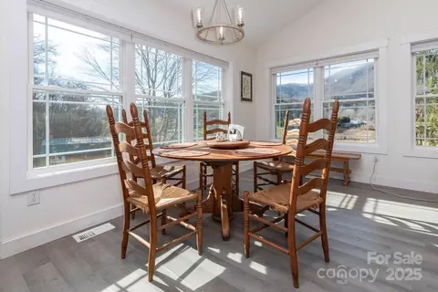 Dining - 2888 Beaverdam Rd, Canton, NC 28716 photo 2 of 2