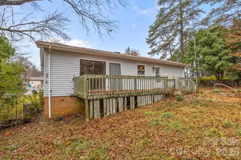 Exterior - 1158 Sunset Ct, Conover, NC 28613 photo 3 of 5
