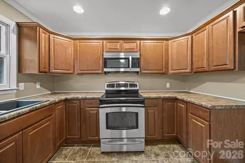 Kitchen - 1158 Sunset Ct, Conover, NC 28613 photo 1 of 1
