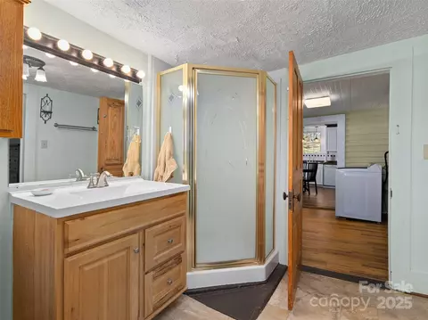 Bath - 4739 Old Clyde Rd, Clyde, NC 28721 photo 1 of 3