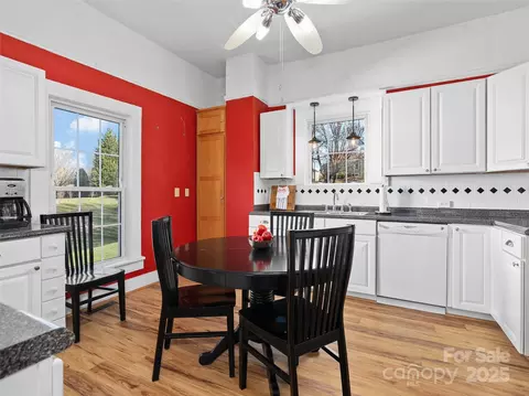 Kitchen - 4739 Old Clyde Rd, Clyde, NC 28721 photo 2 of 3