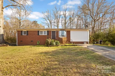 308 Hubbard St, Lincolnton, NC 28092