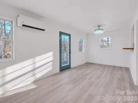 Living - 49 E Livingston St, Tryon, NC 28782 photo 2 of 4