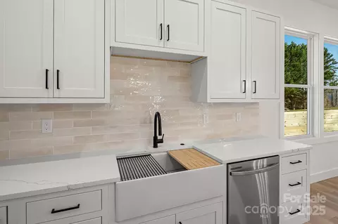 Kitchen - 4 Shytle Ln, Fletcher, NC 28732 photo 5 of 6