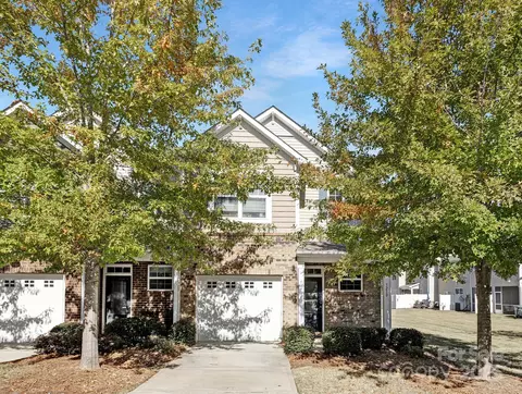 3230 Yarmouth Ln, Gastonia, NC 28056