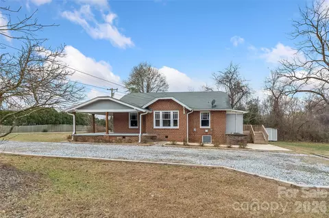 2523 Kool Park Ne Rd NE, Hickory, NC 28601