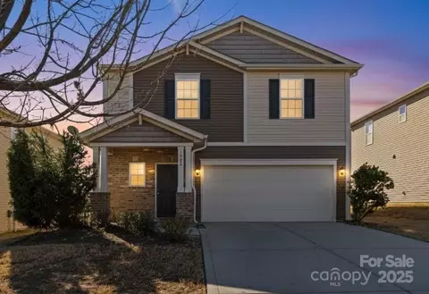 5028 Haven Lodge Rd, Matthews, NC 28104