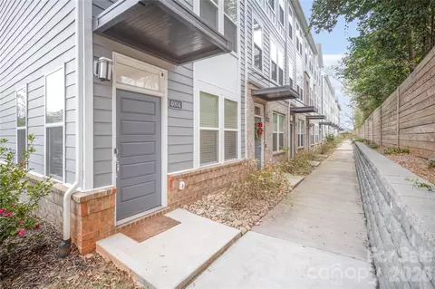 4004 Capital Ridge Ct, Charlotte, NC 28205