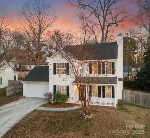 1561 Forest Glen Ln, Kannapolis, NC 28081