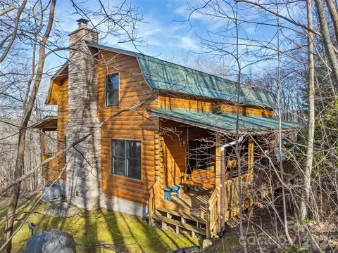 171 Sharons Blf, Franklin, NC 28734