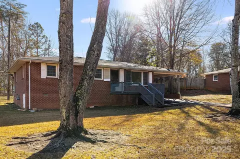 520 Old Wagy Rd, Forest City, NC 28043