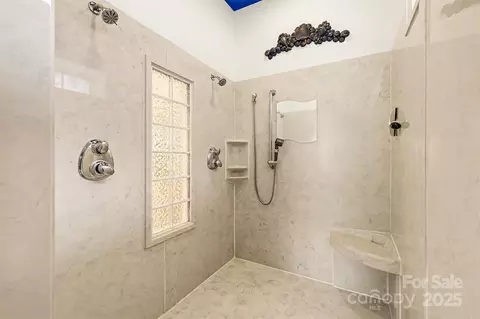 Bath - 5418 Commodore Pl, Clover, SC 29710 photo 5 of 6
