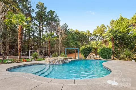 5418 Commodore Pl, Clover, SC 29710