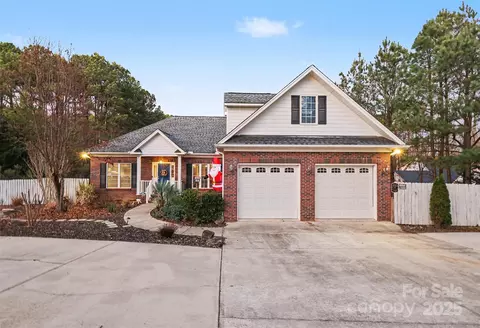 Exterior - 5418 Commodore Pl, Clover, SC 29710 photo 2 of 19