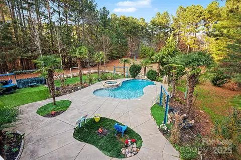Exterior - 5418 Commodore Pl, Clover, SC 29710 photo 16 of 19