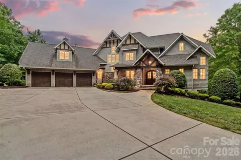 9105 Island Point Rd, Charlotte, NC 28278