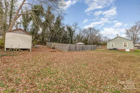 Exterior - 2108 Brantley Rd, Kannapolis, NC 28083 photo 5 of 6