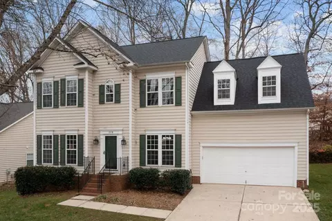 118 Meadow Pond Ln, Mooresville, NC 28117